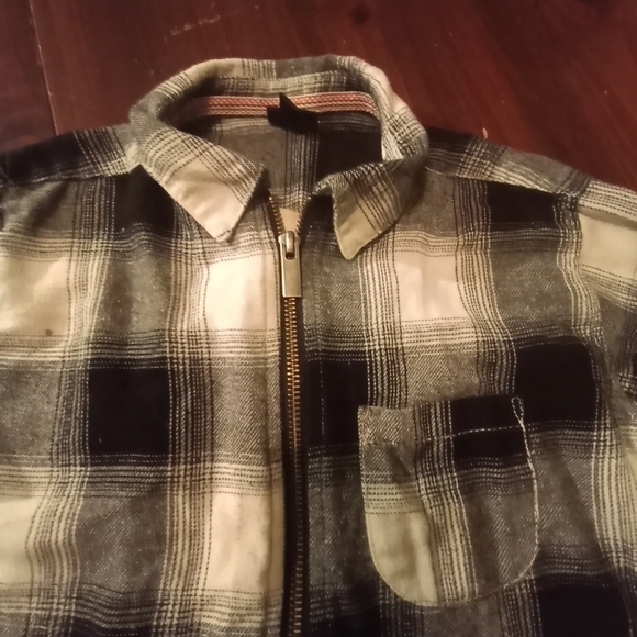 boys flannel zip up shirt - Picture 2 of 3